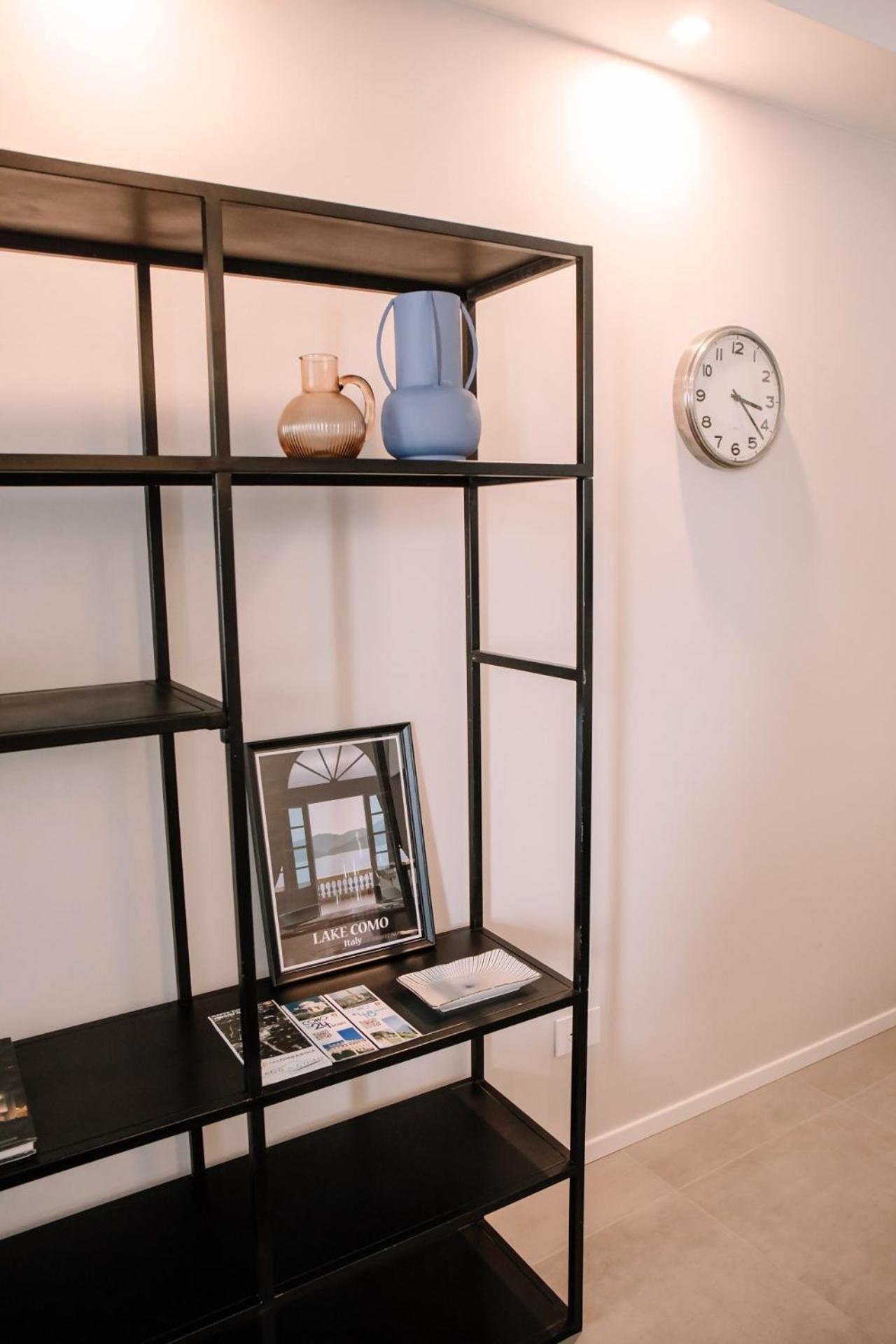 Elegant Beige Apartment - 5 Minutes From The Lake Como Eksteriør bilde