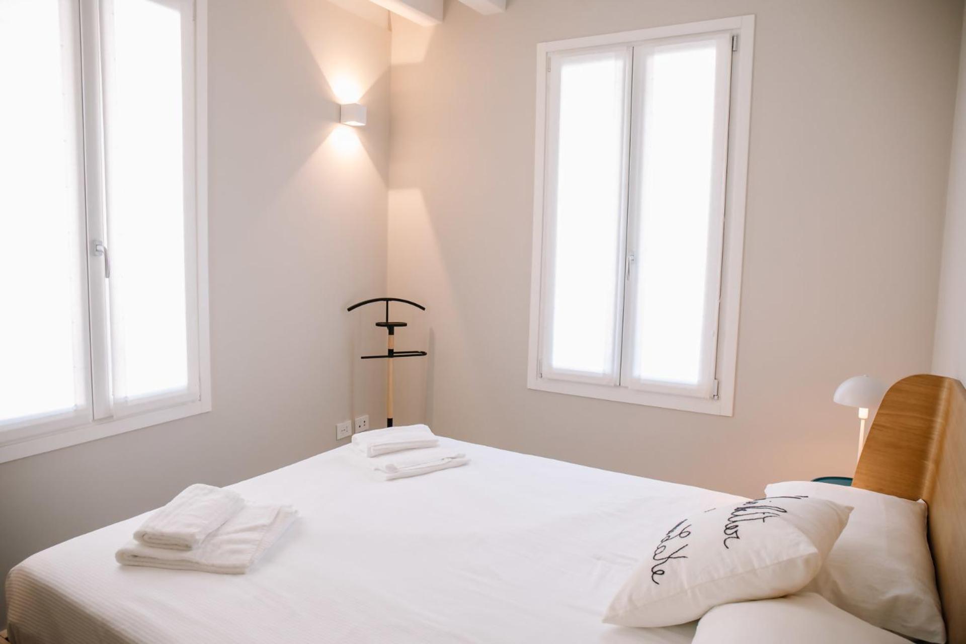 Elegant Beige Apartment - 5 Minutes From The Lake Como Eksteriør bilde