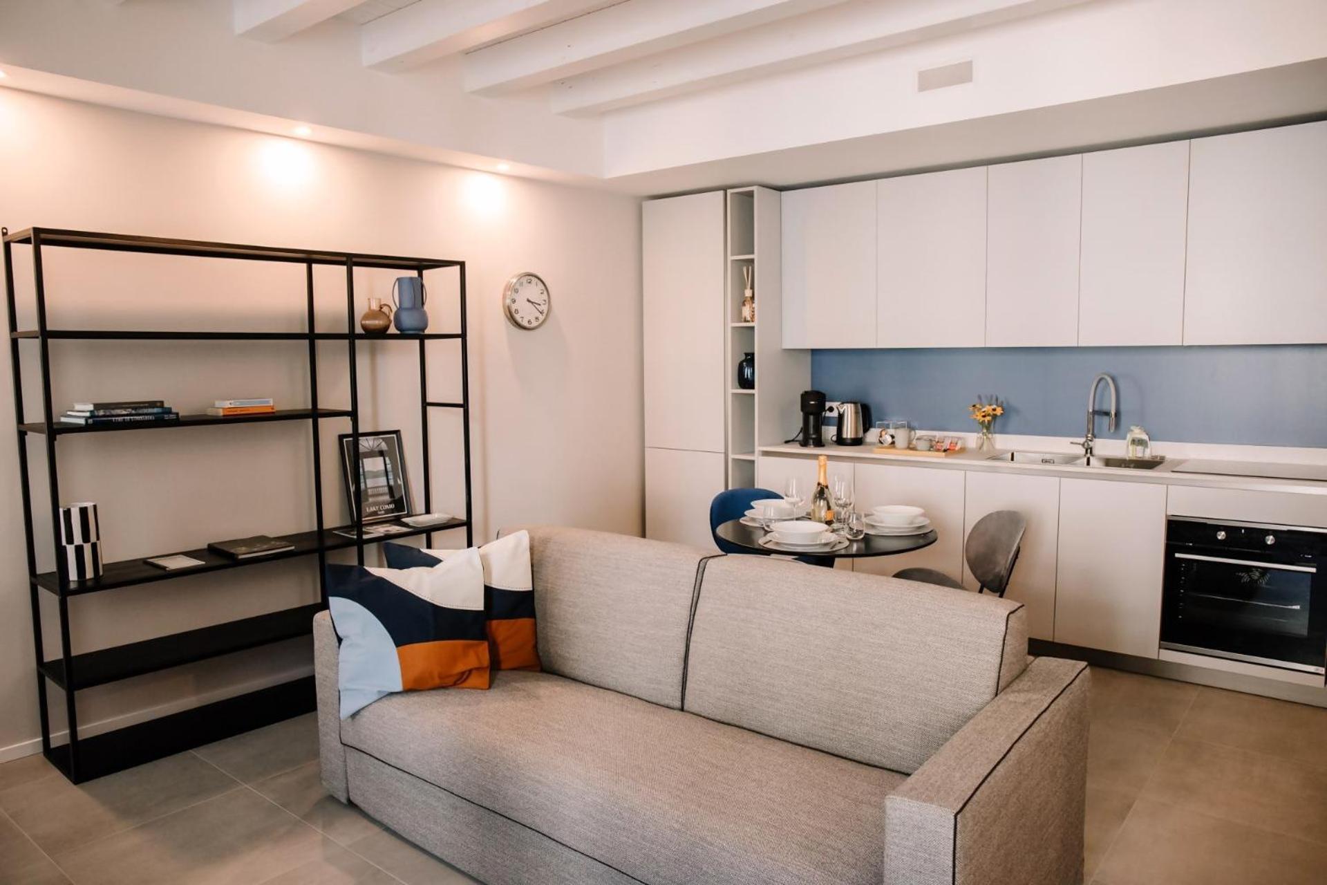 Elegant Beige Apartment - 5 Minutes From The Lake Como Eksteriør bilde