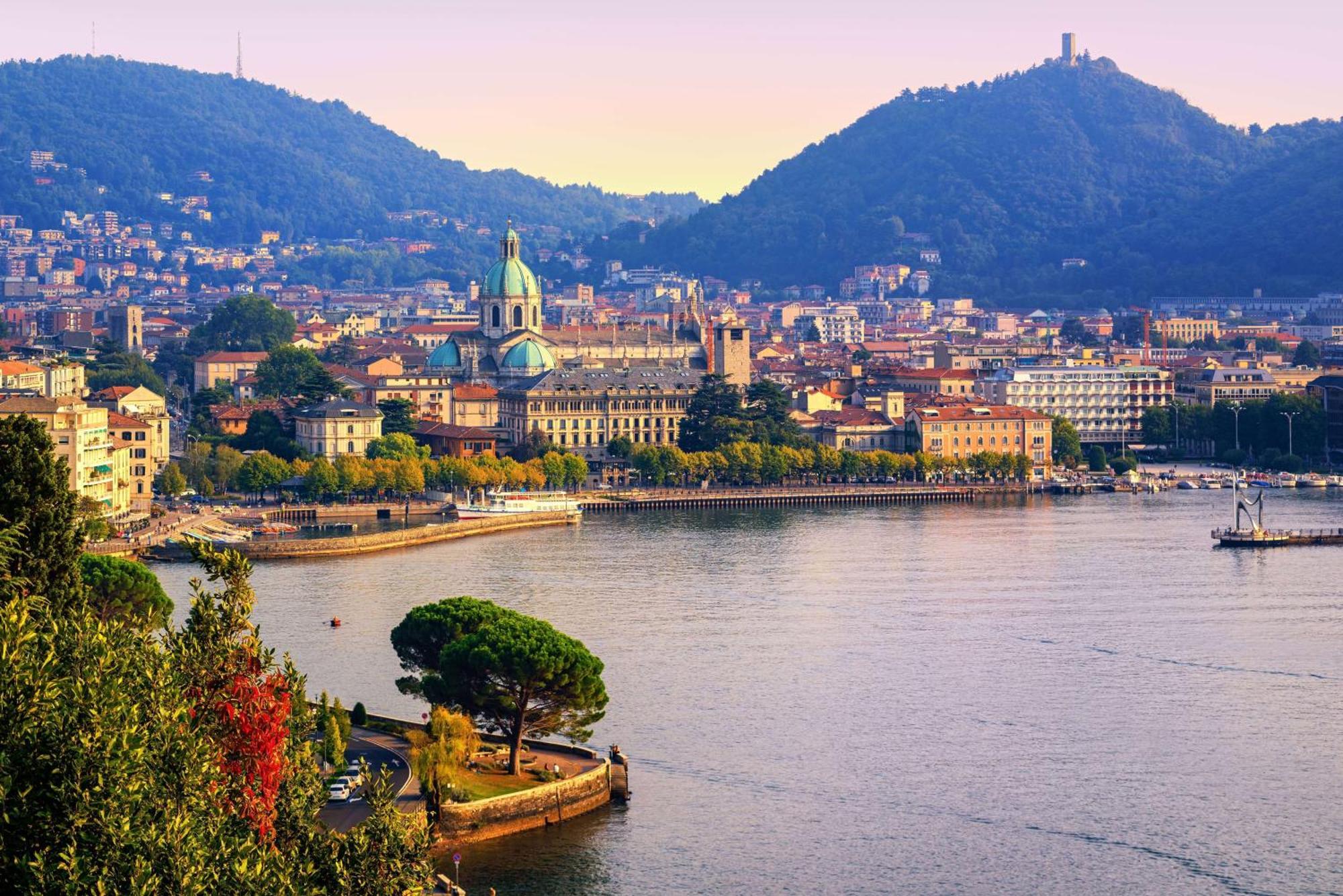 Elegant Beige Apartment - 5 Minutes From The Lake Como Eksteriør bilde