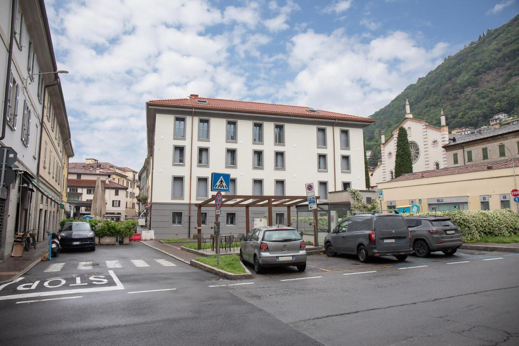 Elegant Beige Apartment - 5 Minutes From The Lake Como Eksteriør bilde