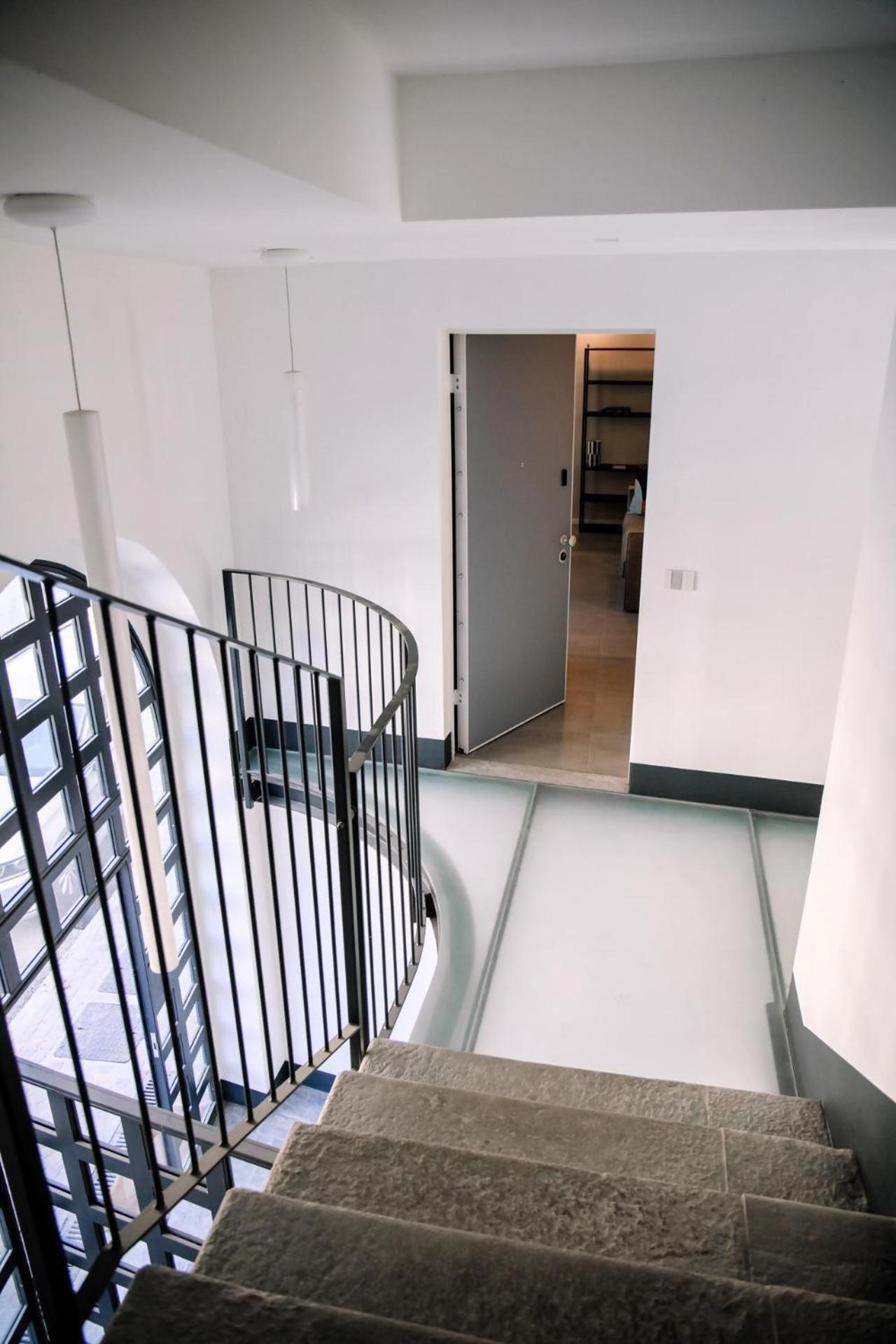 Elegant Beige Apartment - 5 Minutes From The Lake Como Eksteriør bilde