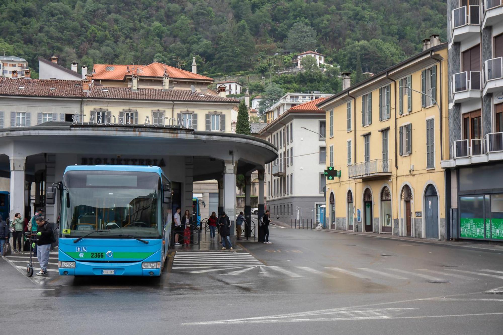 Elegant Beige Apartment - 5 Minutes From The Lake Como Eksteriør bilde