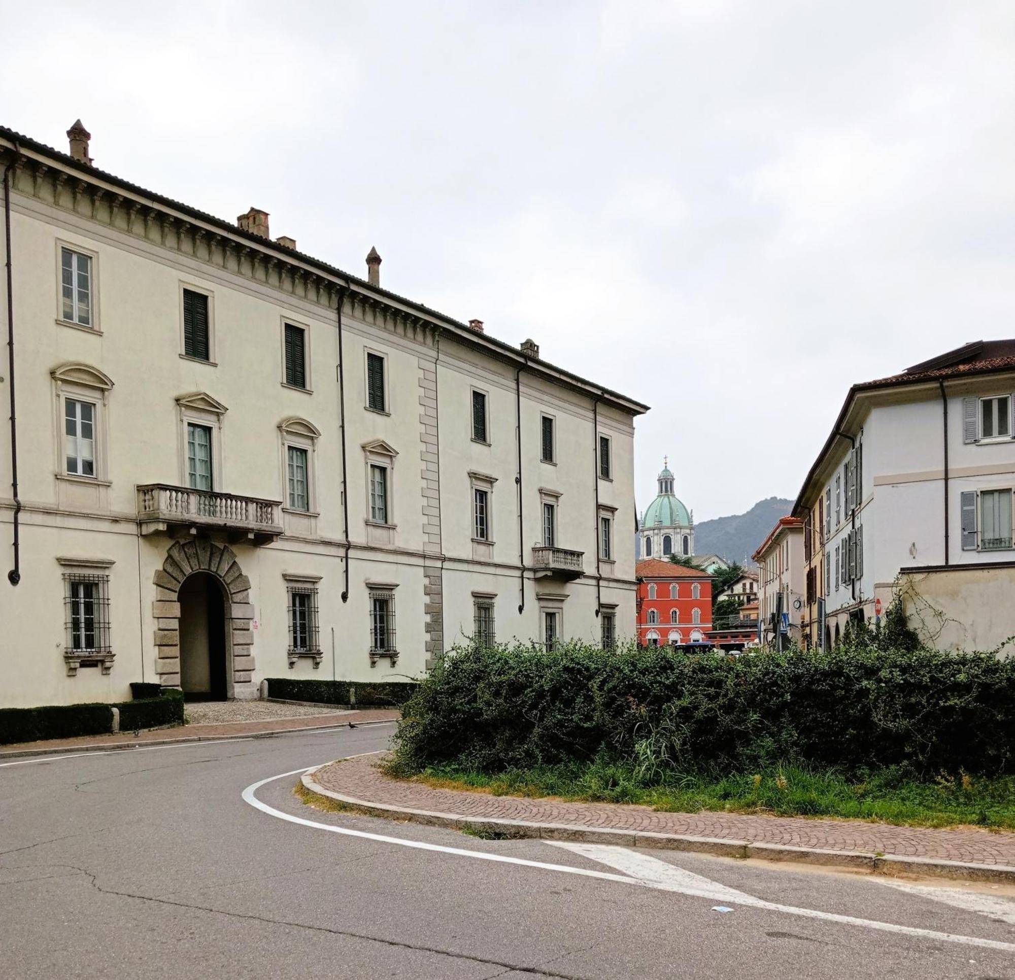 Elegant Beige Apartment - 5 Minutes From The Lake Como Eksteriør bilde